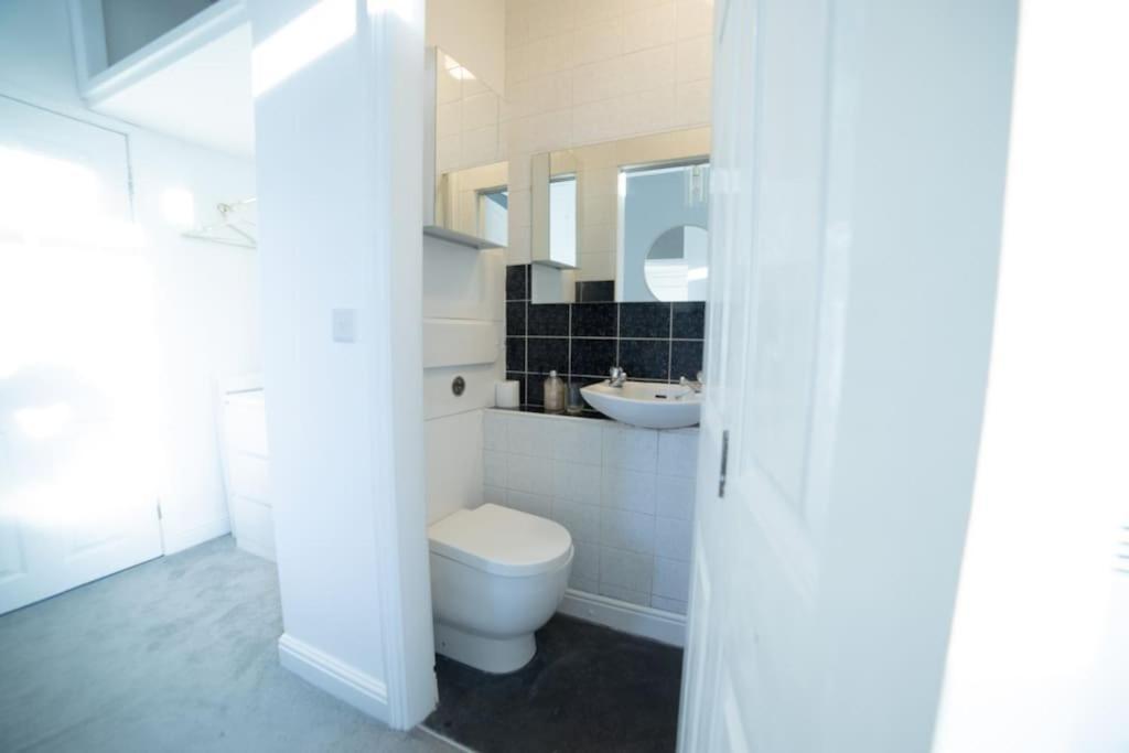 Georgian Gem Free Parking &Views Apartamento Bath Exterior foto
