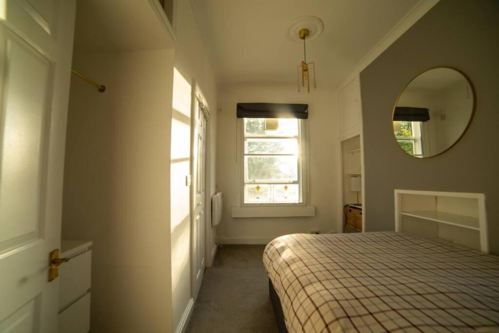 Georgian Gem Free Parking &Views Apartamento Bath Exterior foto